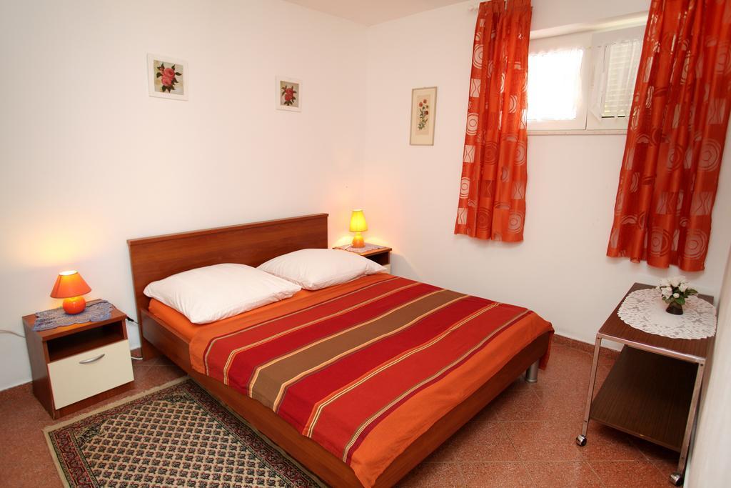 Apartments Jasmin Trogir Exterior photo