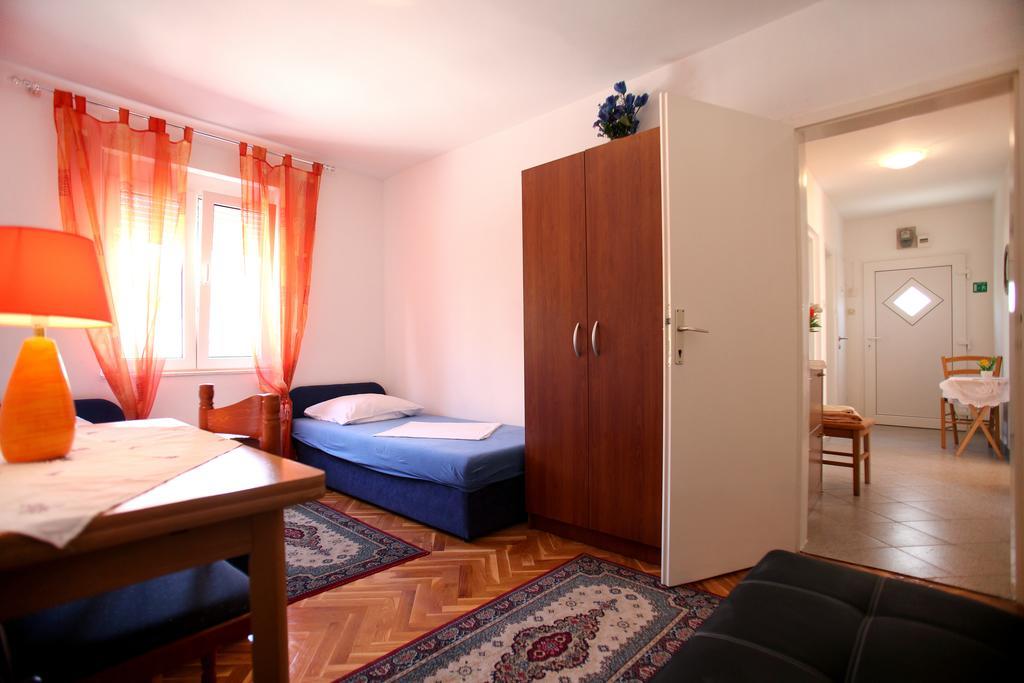 Apartments Jasmin Trogir Exterior photo